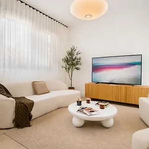 stylish-duplex-3beds-2baths-puerta-carmona-centro.es-andalucia.com/
